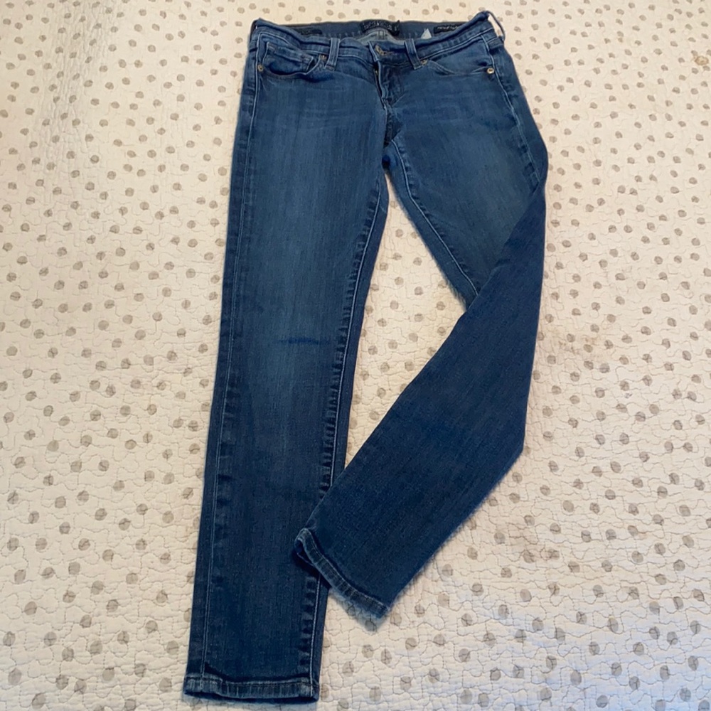 Lucky Brand Charlie Skinny Medium Wash!
